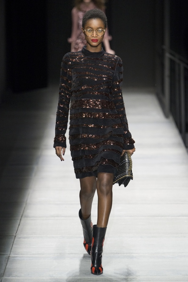 عرض ازياء مجموعة بوتيغا فينيتا لخريف وشتاء 2018