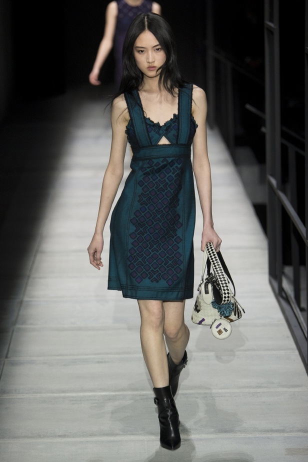 عرض ازياء مجموعة بوتيغا فينيتا لخريف وشتاء 2018