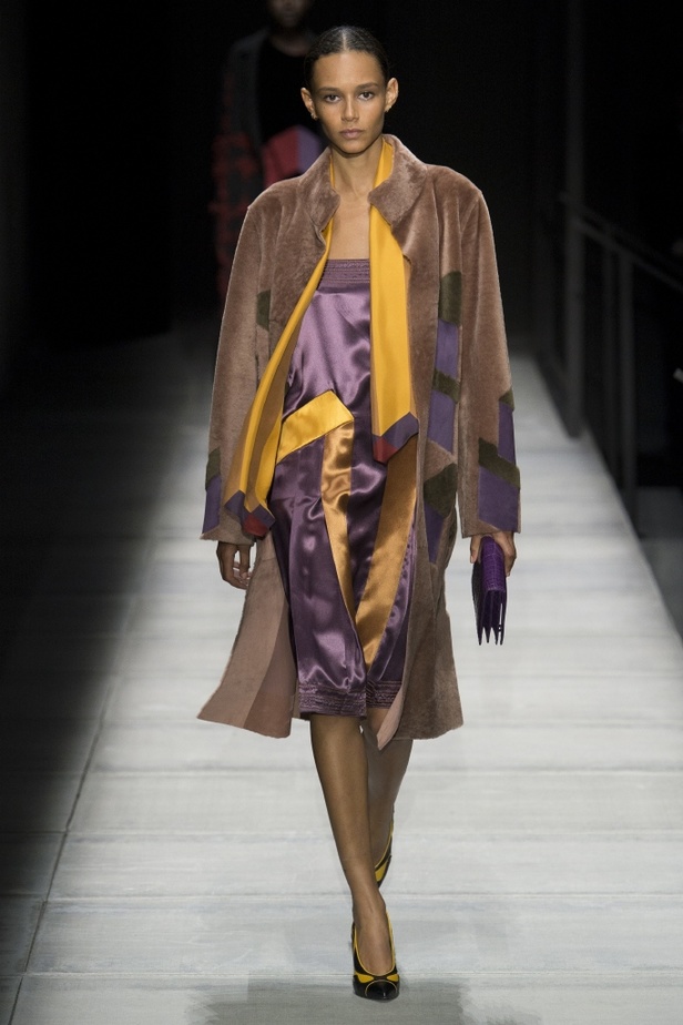 عرض ازياء مجموعة بوتيغا فينيتا لخريف وشتاء 2018