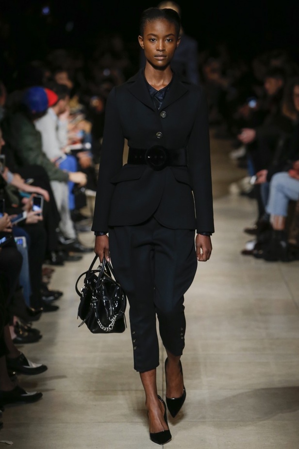 مجموعة ميو ميو لخريف وشتاء 2016-2017