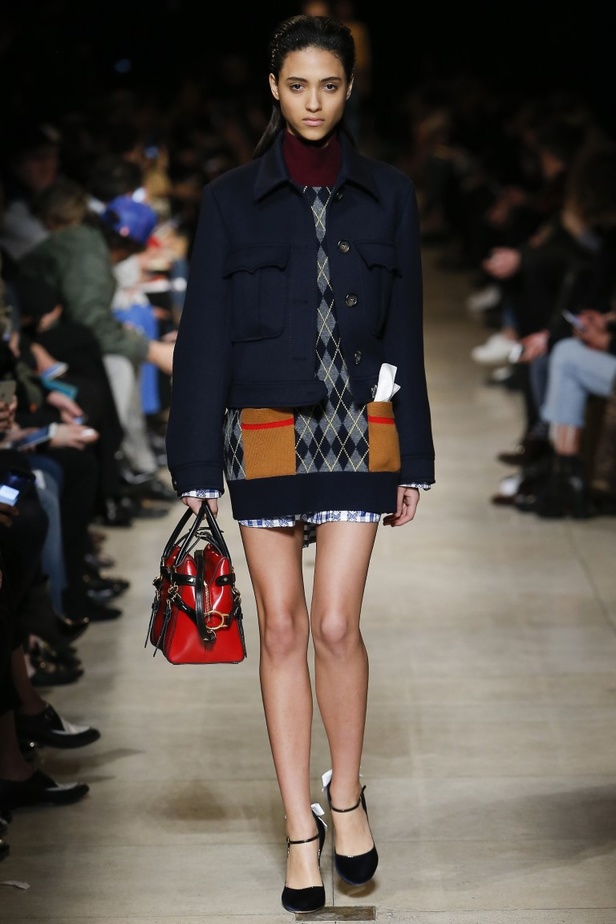 مجموعة ميو ميو لخريف وشتاء 2016-2017