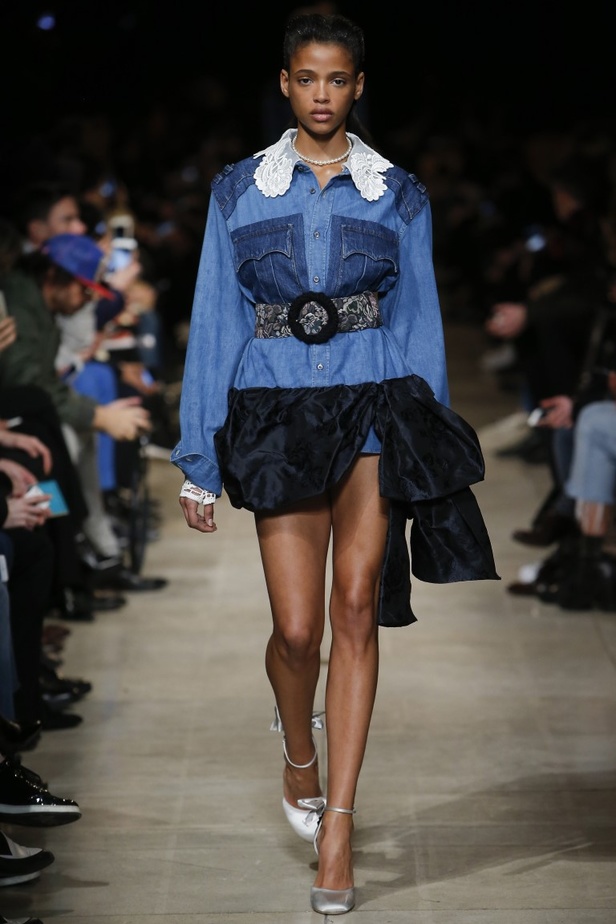 مجموعة ميو ميو لخريف وشتاء 2016-2017