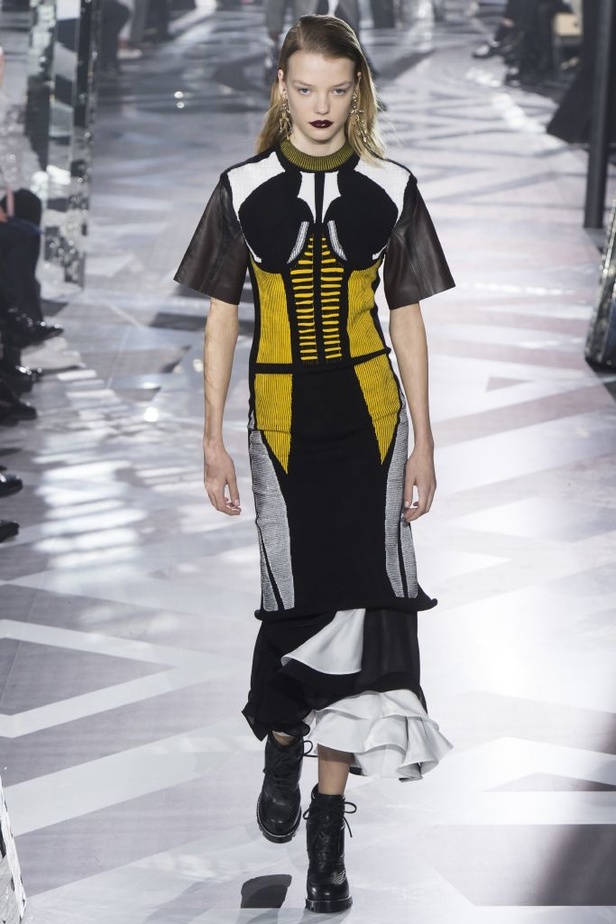 عرض لويس فيتون لخريف وشتاء 2016-2017