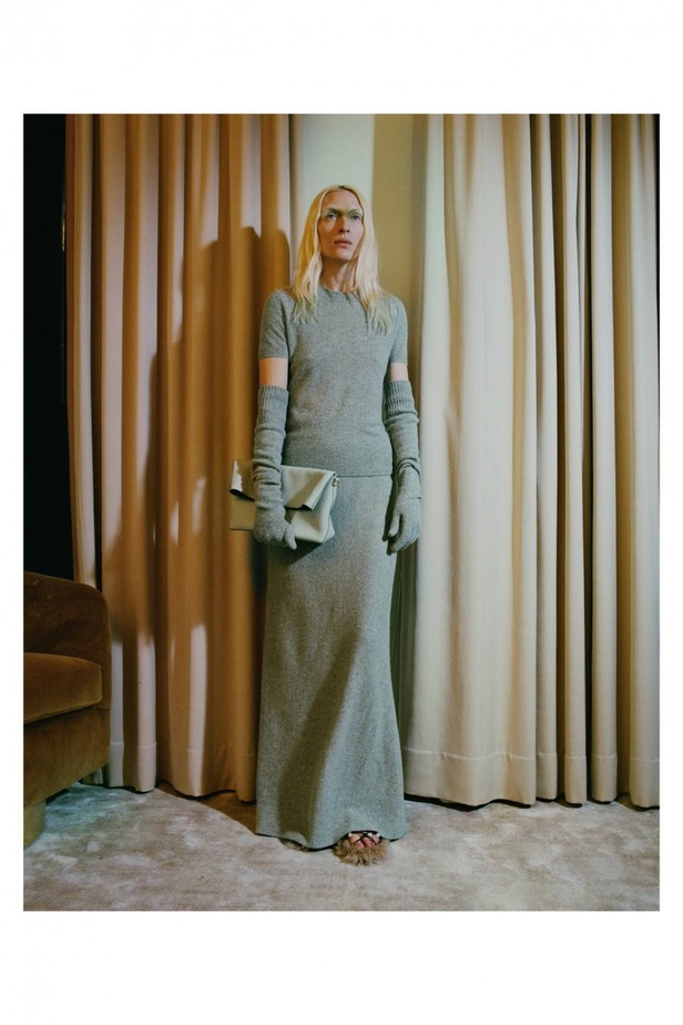 عرض ازياء مجموعة ALTUZARRA لخريف وشتاء 2021-2022 من اسبوع الموضة في باريس