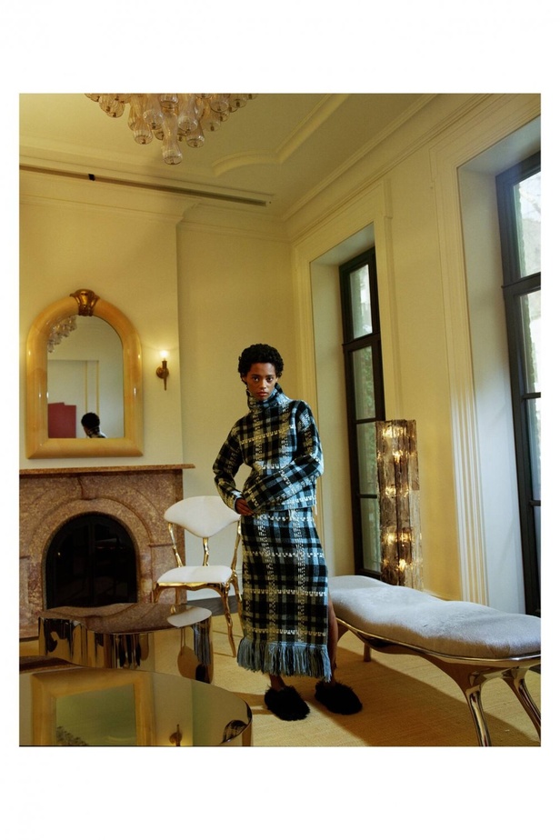 عرض ازياء مجموعة ALTUZARRA لخريف وشتاء 2021-2022 من اسبوع الموضة في باريس