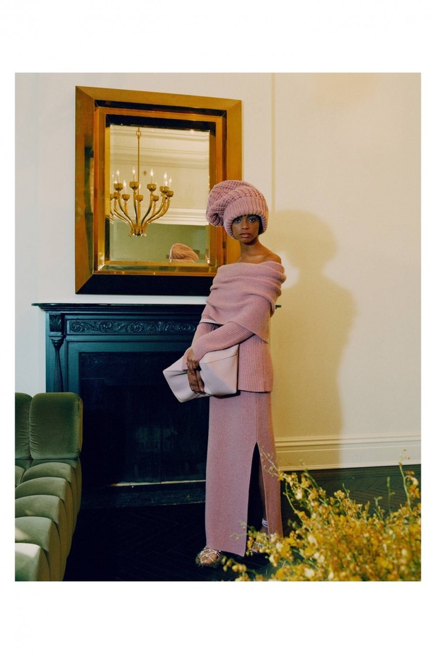 عرض ازياء مجموعة ALTUZARRA لخريف وشتاء 2021-2022 من اسبوع الموضة في باريس