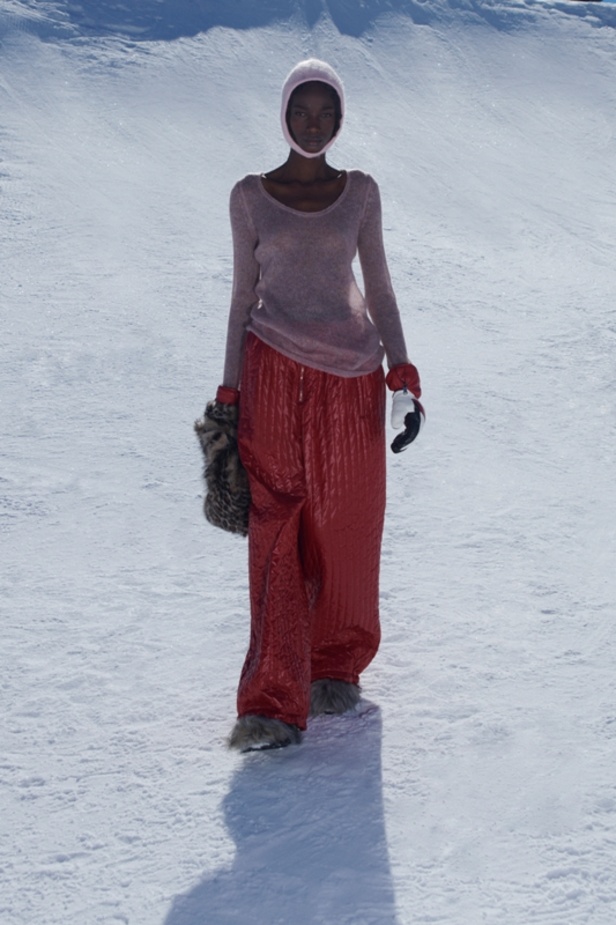 عرض أزياء دار MIU MIU لخريف وشتاء 2021-2022