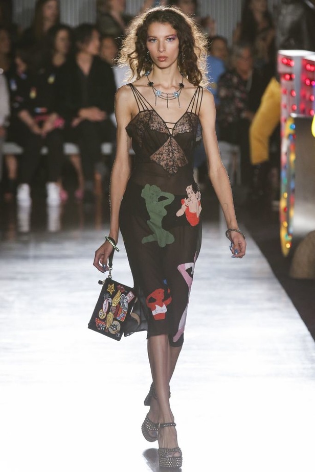 مجموعة موسكينو ريزورت لموسم ربيع 2018