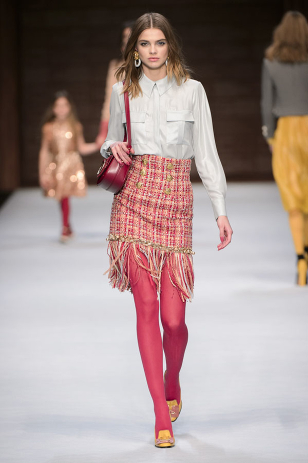  المرأة من قوة وإصرار مع مجموعة Elisabetta Franchi 