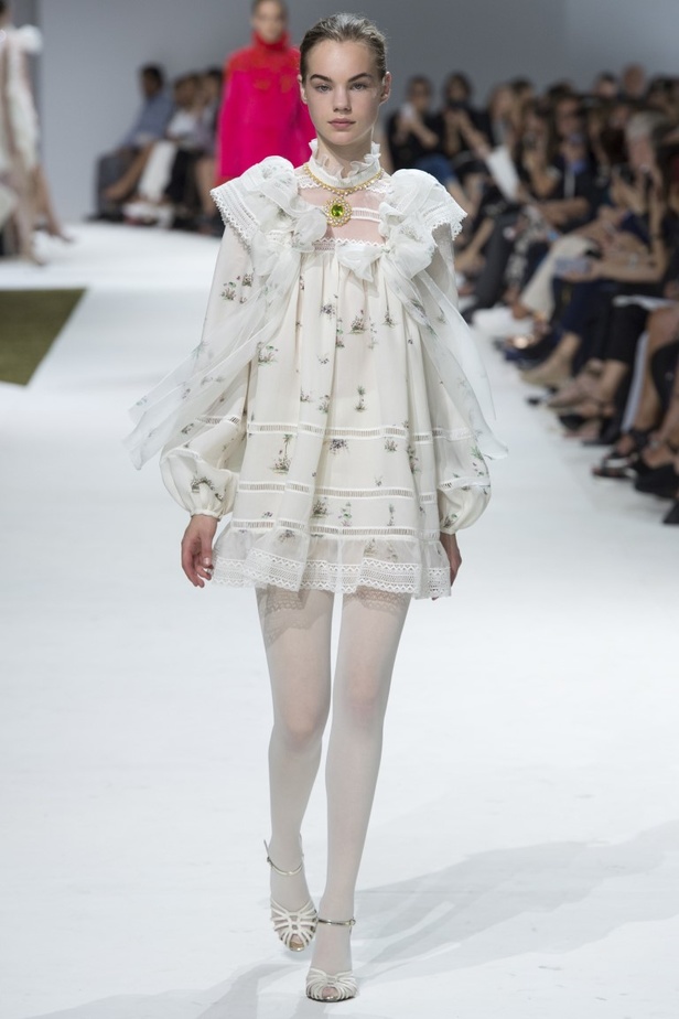 مجموعة Giambattista Valli للهوت كوتور لموسم خريف 2016