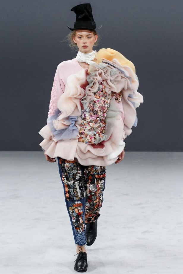 مجموعة Viktor & Rolf للأزياء الراقية لخريف ٢٠١٦