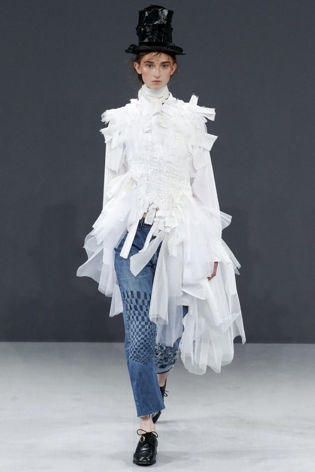 مجموعة Viktor & Rolf للأزياء الراقية لخريف ٢٠١٦