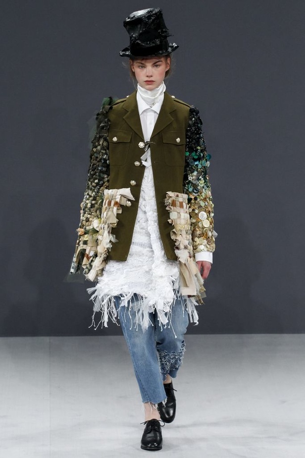 مجموعة Viktor & Rolf للأزياء الراقية لخريف ٢٠١٦