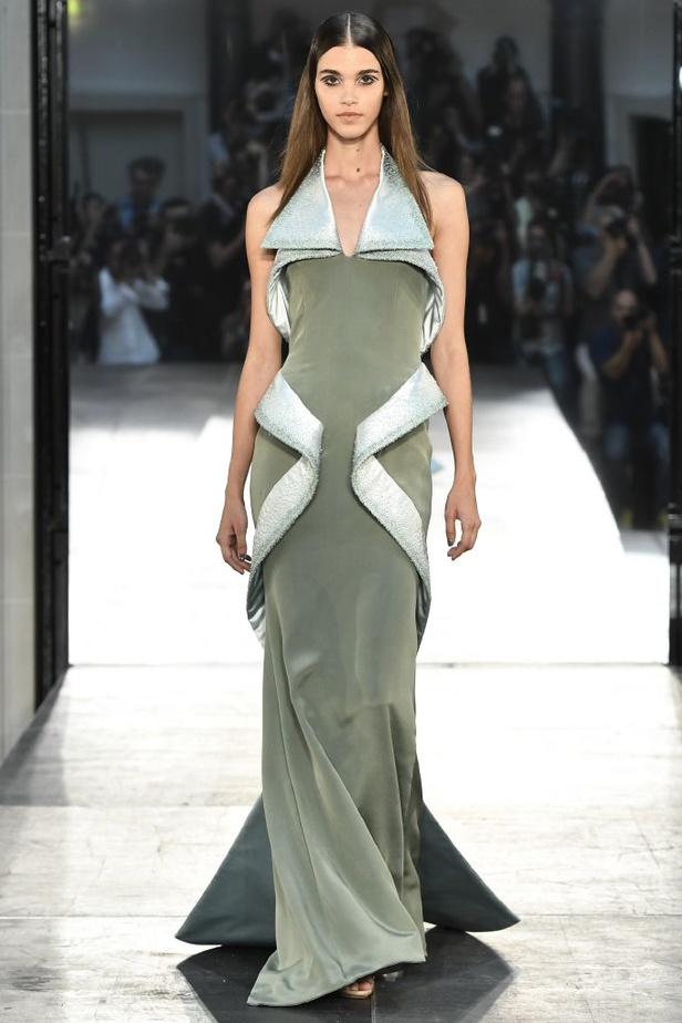 مجموعة Alexis Mabille للأزياء الفاخرة لخريف ٢٠١٦