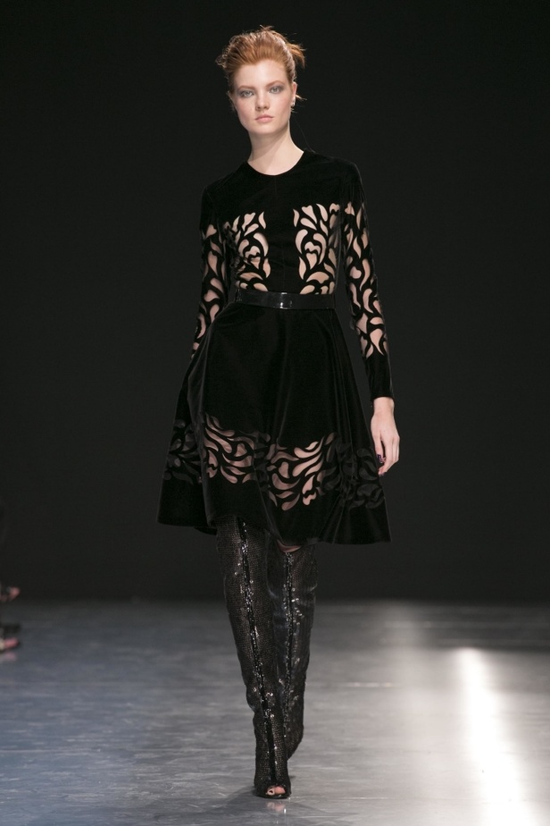 أزياء جورج شقرا لشتاء 2018 يسيطر عليها الشك والتطريز !