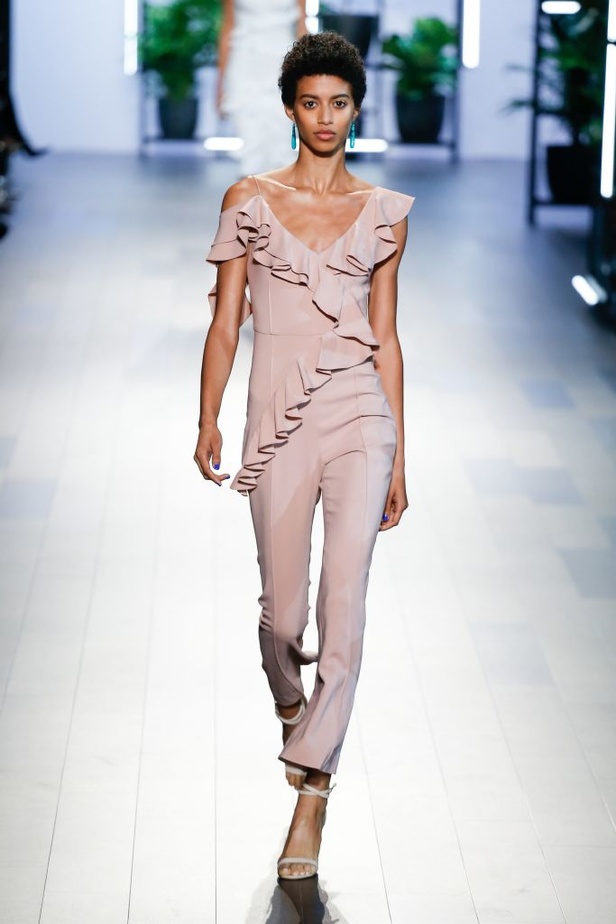 مجموعة Cushnie et Ochs لربيع وصيف 2018