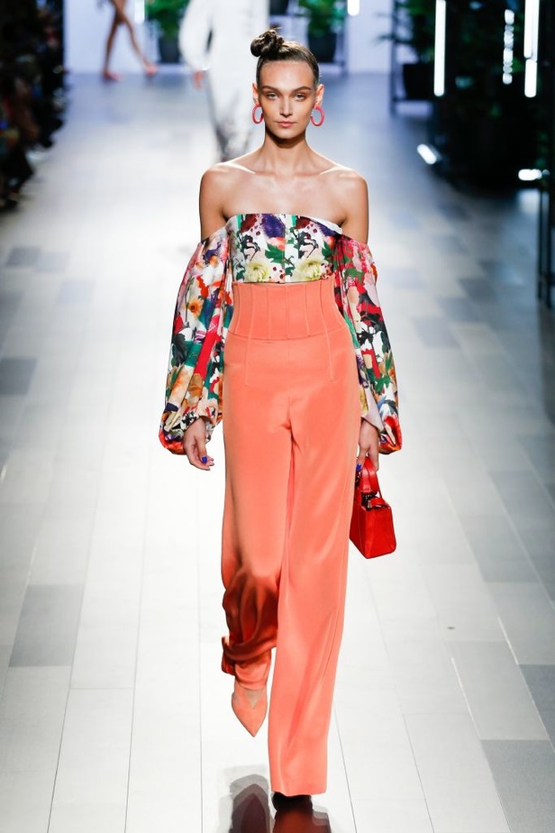 مجموعة Cushnie et Ochs لربيع وصيف 2018