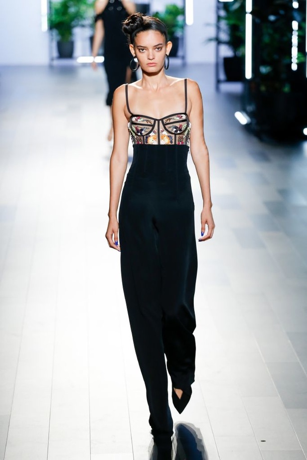 مجموعة Cushnie et Ochs لربيع وصيف 2018