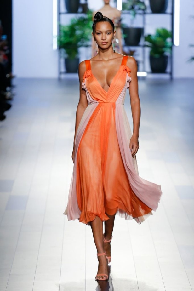 مجموعة Cushnie et Ochs لربيع وصيف 2018