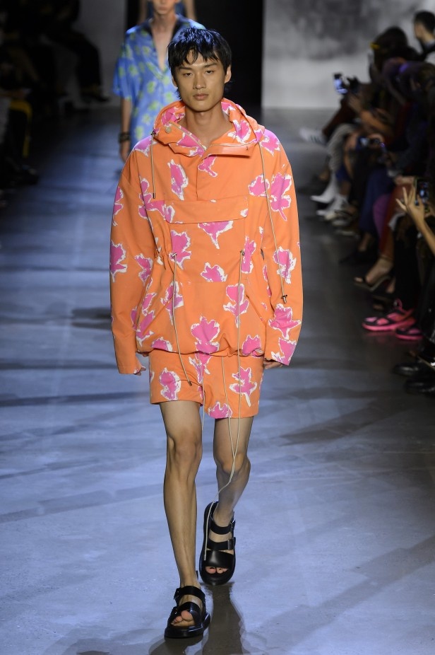 Prabal Gurung قدّم مجموعة نابضة بالحياة لربيع وصيف 2019