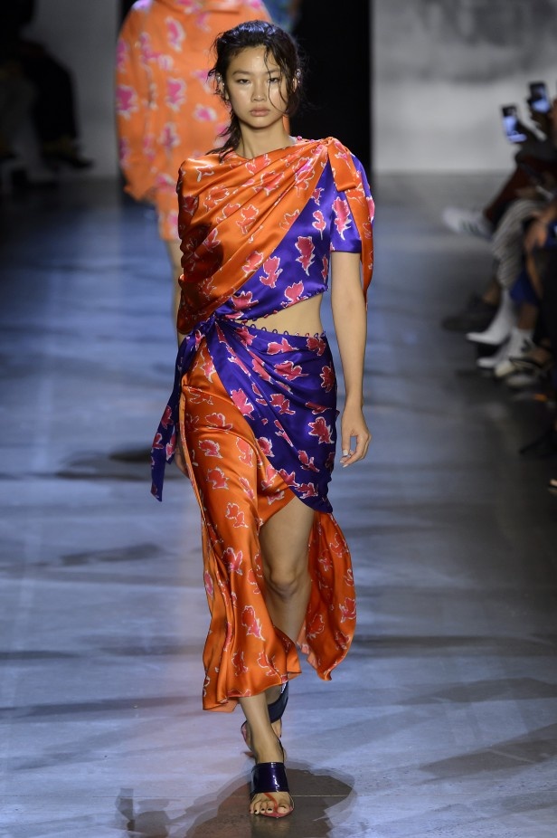 Prabal Gurung قدّم مجموعة نابضة بالحياة لربيع وصيف 2019