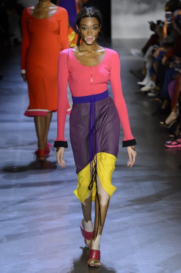 Prabal Gurung قدّم مجموعة نابضة بالحياة لربيع وصيف 2019