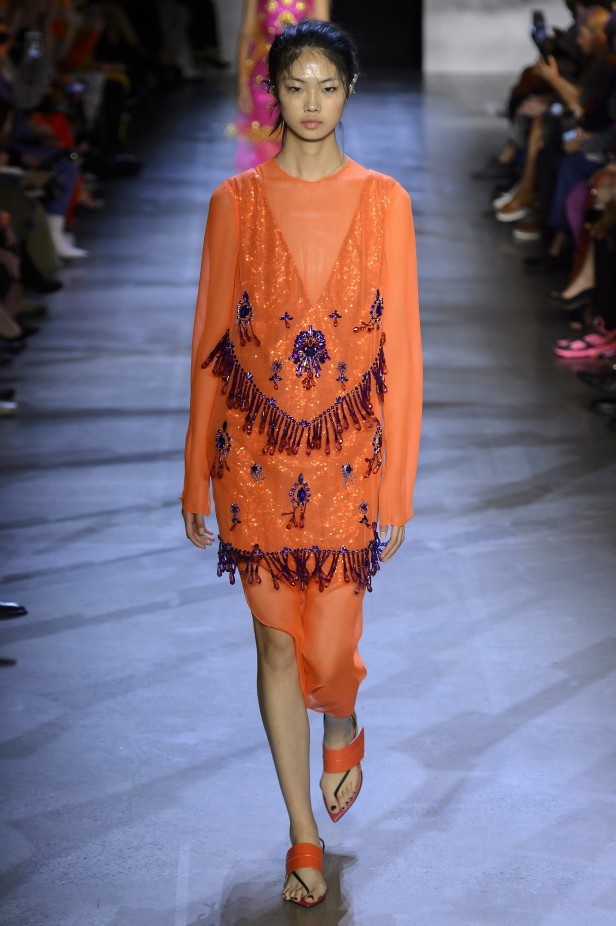 Prabal Gurung قدّم مجموعة نابضة بالحياة لربيع وصيف 2019