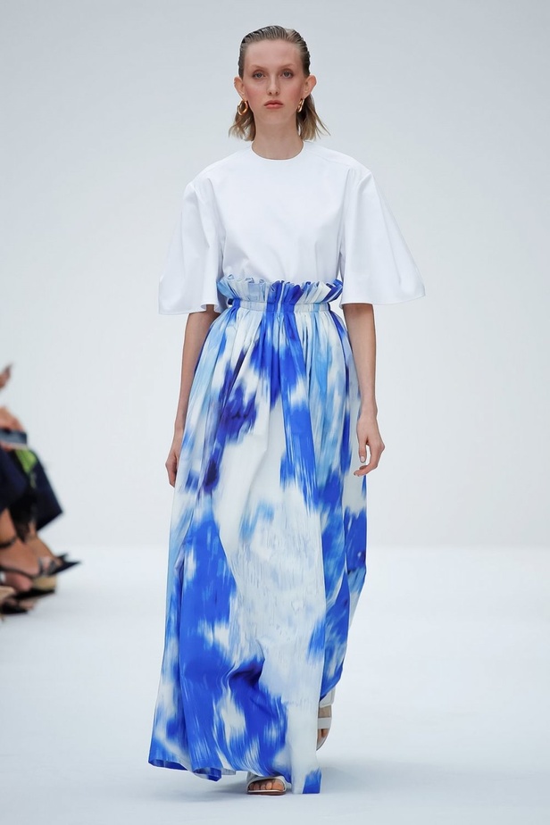 عرض أزياء كارولينا هيريرا لموسم ربيع وصيف 2020