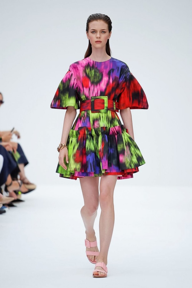 عرض أزياء كارولينا هيريرا لموسم ربيع وصيف 2020