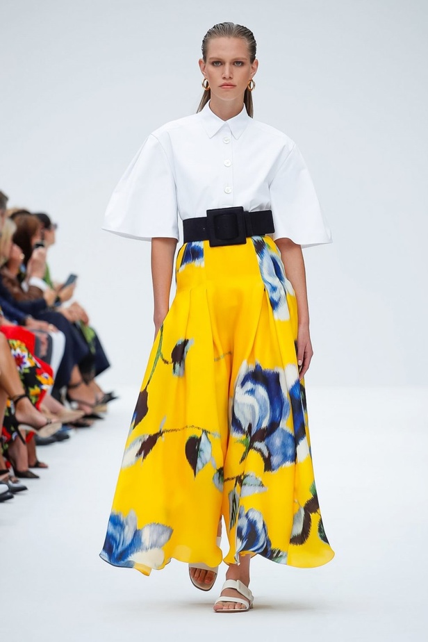 عرض أزياء كارولينا هيريرا لموسم ربيع وصيف 2020