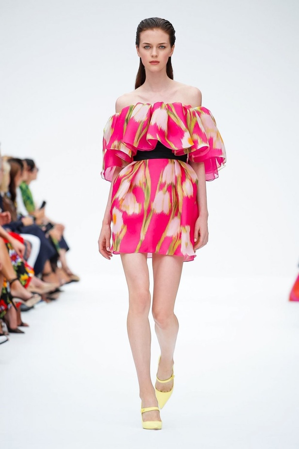 عرض أزياء كارولينا هيريرا لموسم ربيع وصيف 2020