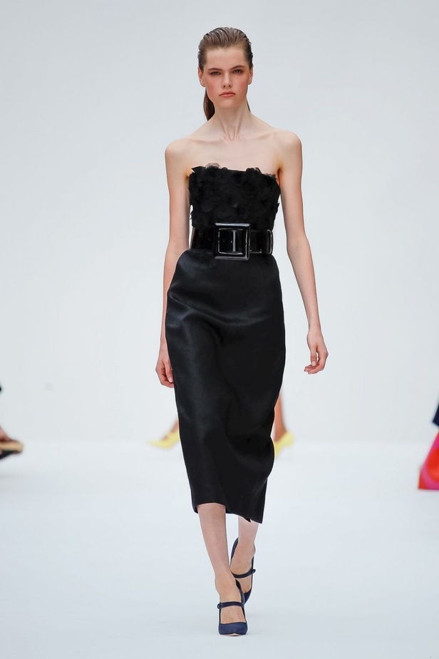 عرض أزياء كارولينا هيريرا لموسم ربيع وصيف 2020