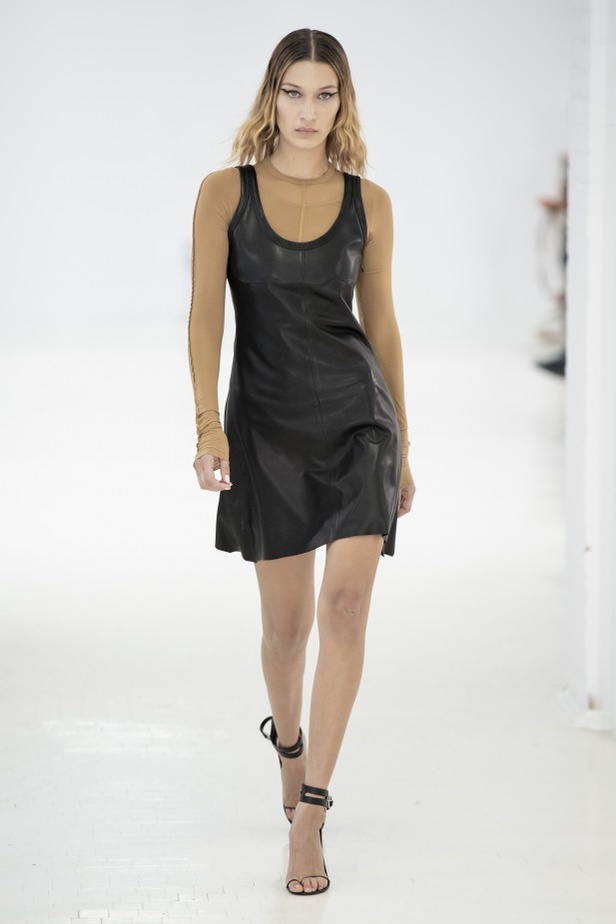 اسبوع الموضة في نيويورك 2019 مجموعة أزياء HELMUT LANG الجاهزة لربيع 2020  