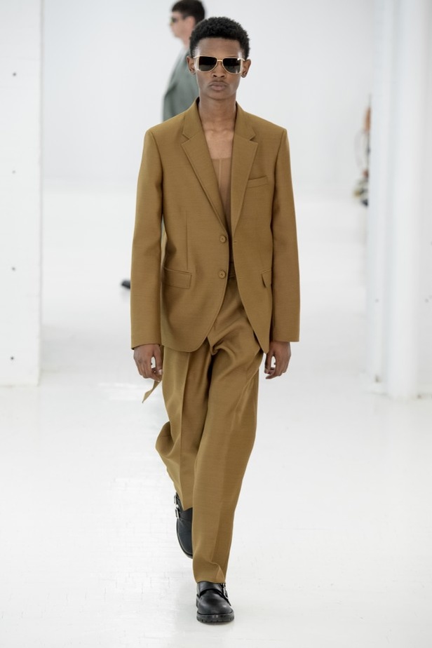 اسبوع الموضة في نيويورك 2019 مجموعة أزياء HELMUT LANG الجاهزة لربيع 2020  