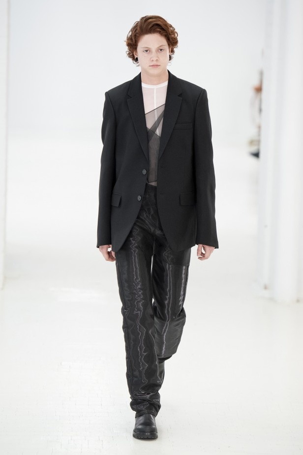 اسبوع الموضة في نيويورك 2019 مجموعة أزياء HELMUT LANG الجاهزة لربيع 2020  