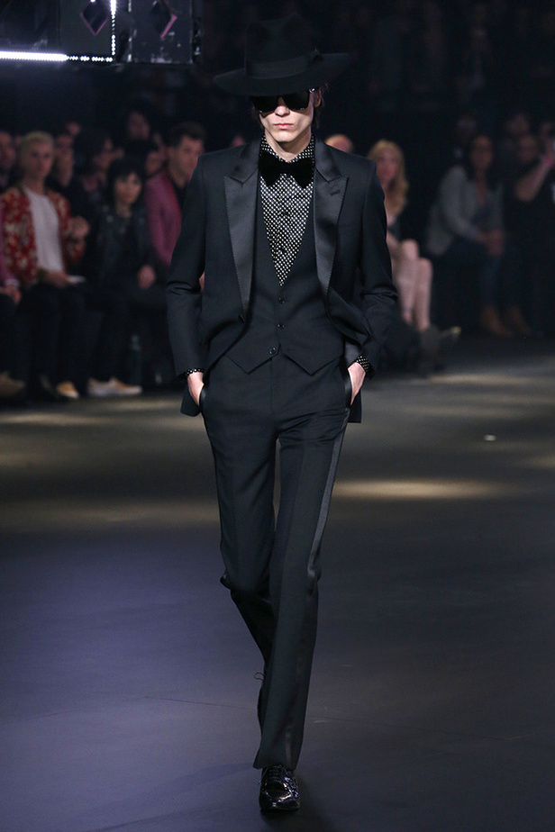 "سان لوران" ومجموعة مُبهرة لموسم خريف وشتاء 2016-2017!