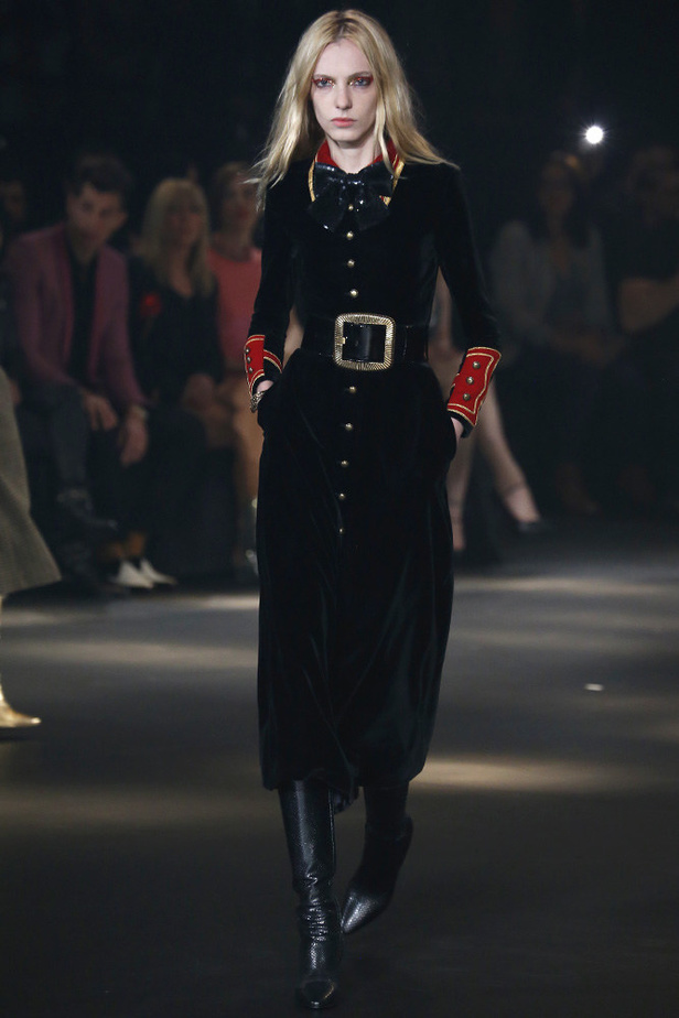 "سان لوران" ومجموعة مُبهرة لموسم خريف وشتاء 2016-2017!