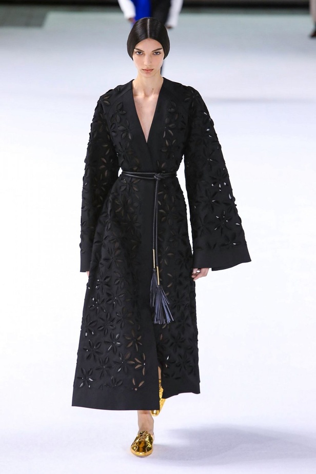 فساتين كارولينا هيريرا لخريف وشتاء 2020-2021 من اسبوع الموضة في نيويورك