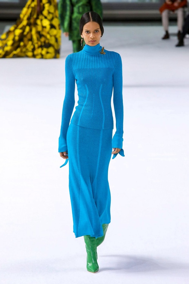 فساتين كارولينا هيريرا لخريف وشتاء 2020-2021 من اسبوع الموضة في نيويورك