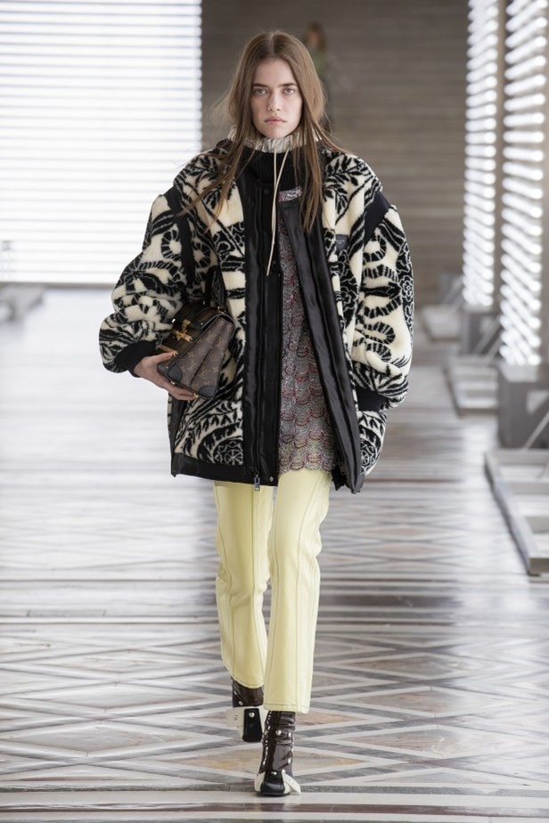 عرض أزياء Louis Vuitton لخريف وشتاء 2021-2022