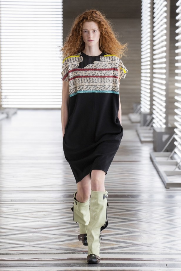 عرض أزياء Louis Vuitton لخريف وشتاء 2021-2022