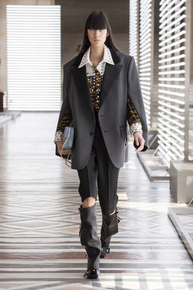 عرض أزياء Louis Vuitton لخريف وشتاء 2021-2022