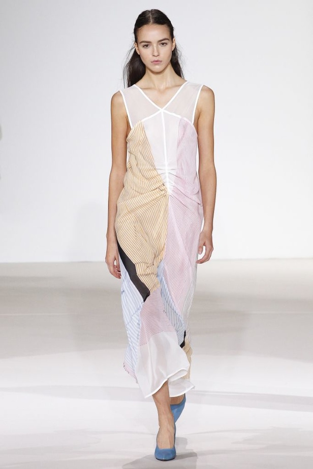 مجموعة فكتوريا بيكهام لربيع وصيف 2018