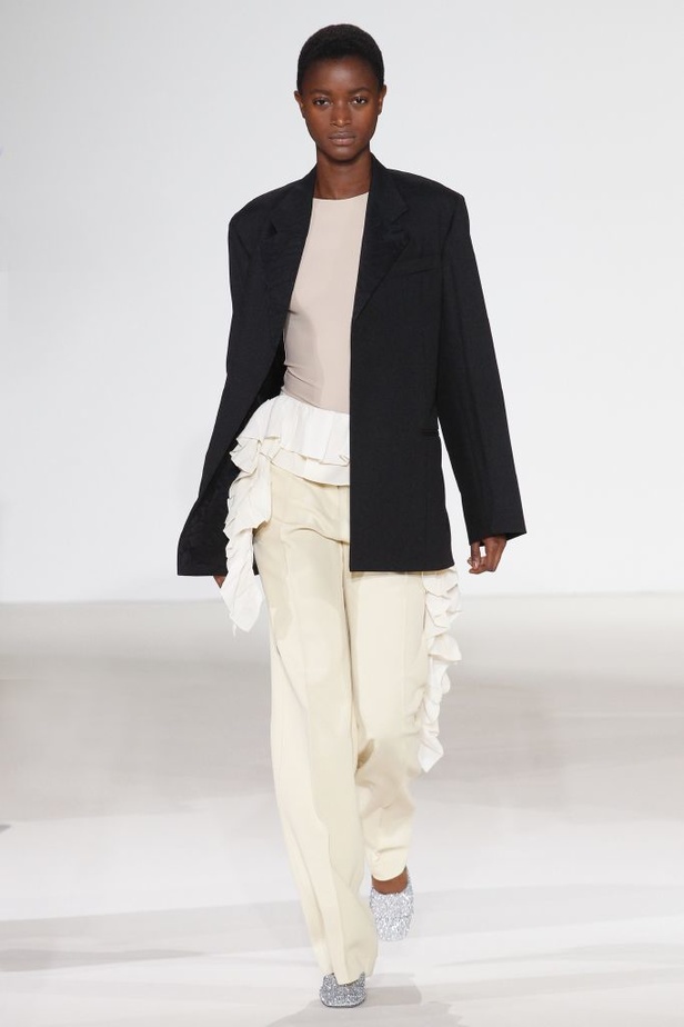 مجموعة فكتوريا بيكهام لربيع وصيف 2018