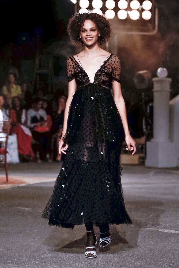 مجموعة تومي هيلفيغر لموسم ربيع وصيف 2020