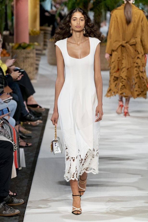 اسبوع الموضة في نيويورك 2019 عرض أزياء oscar de la renta  ربيع وصيف 2020