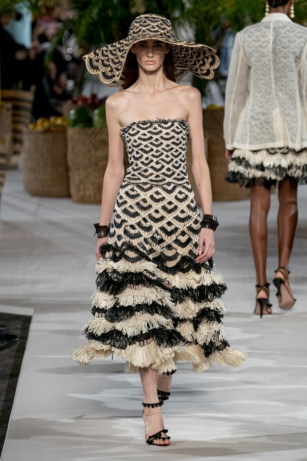 اسبوع الموضة في نيويورك 2019 عرض أزياء oscar de la renta  ربيع وصيف 2020