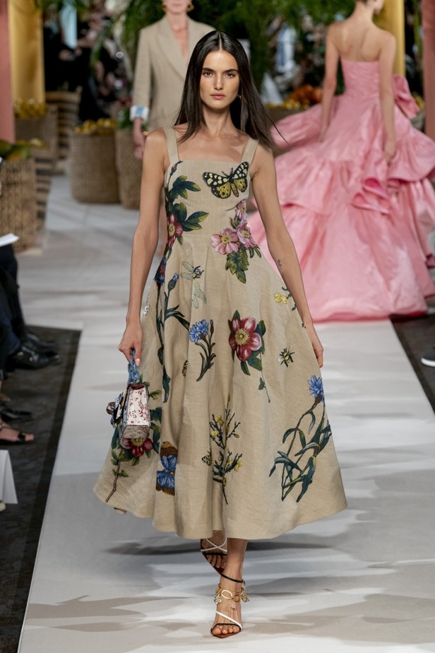 اسبوع الموضة في نيويورك 2019 عرض أزياء oscar de la renta  ربيع وصيف 2020