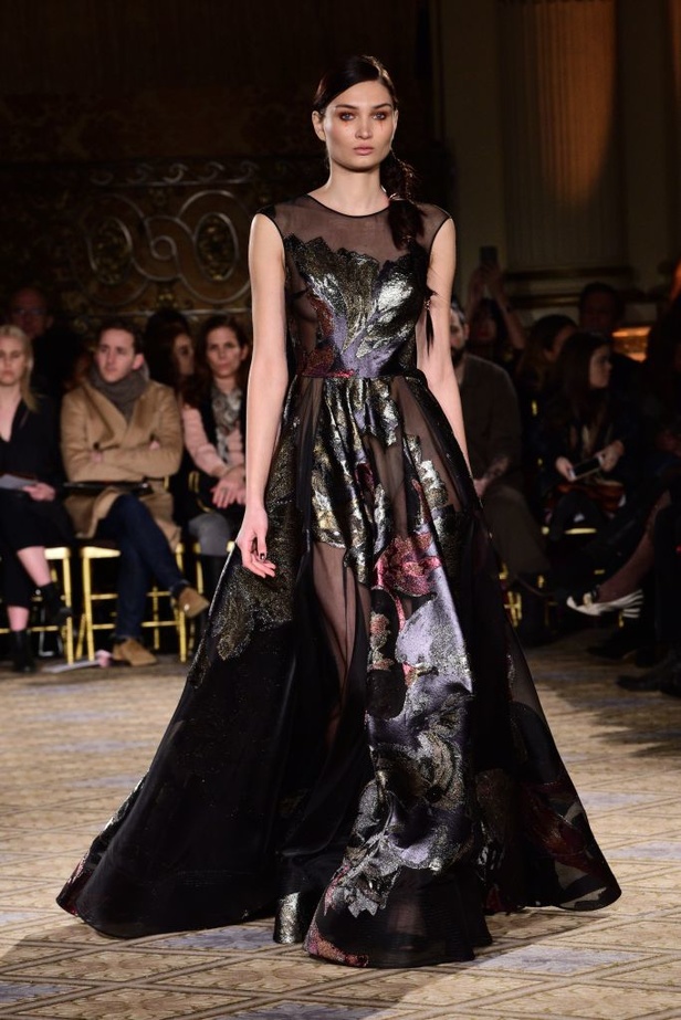 عرض أزياء كريستيان سيريانو لموسم خريف 2017