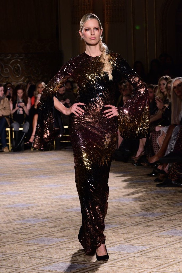 عرض أزياء كريستيان سيريانو لموسم خريف 2017